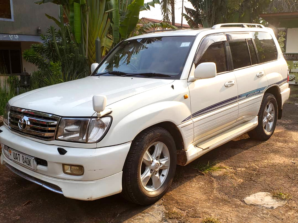 cheap land cruiser v8 for rent in east africa