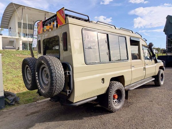 land cruiser extended rental specifications